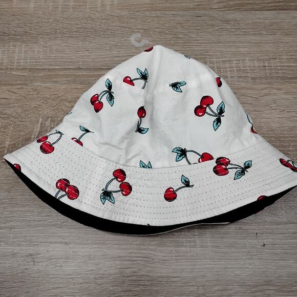 Reversible Cherries and Black 100% Cotton NWOT Bucket Hat - Picture 3 of 4